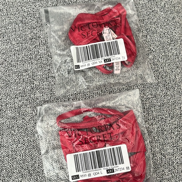 NWT Victoria’s Secret Crotchless Satin Bow V-String Panty Red - Picture 6 of 6